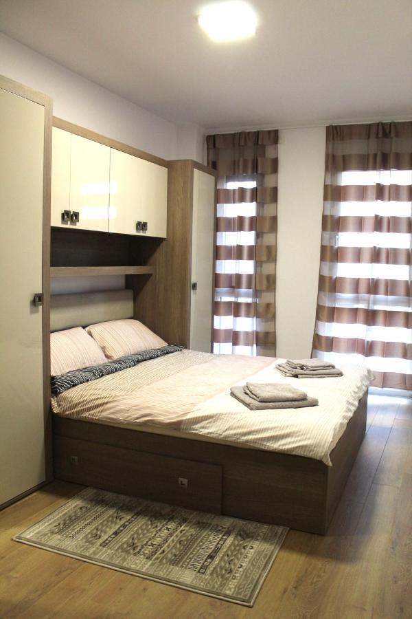 Apartman Sarah Appartement Oradea Buitenkant foto