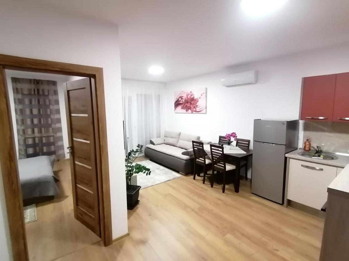 Apartman Sarah Appartement Oradea Buitenkant foto