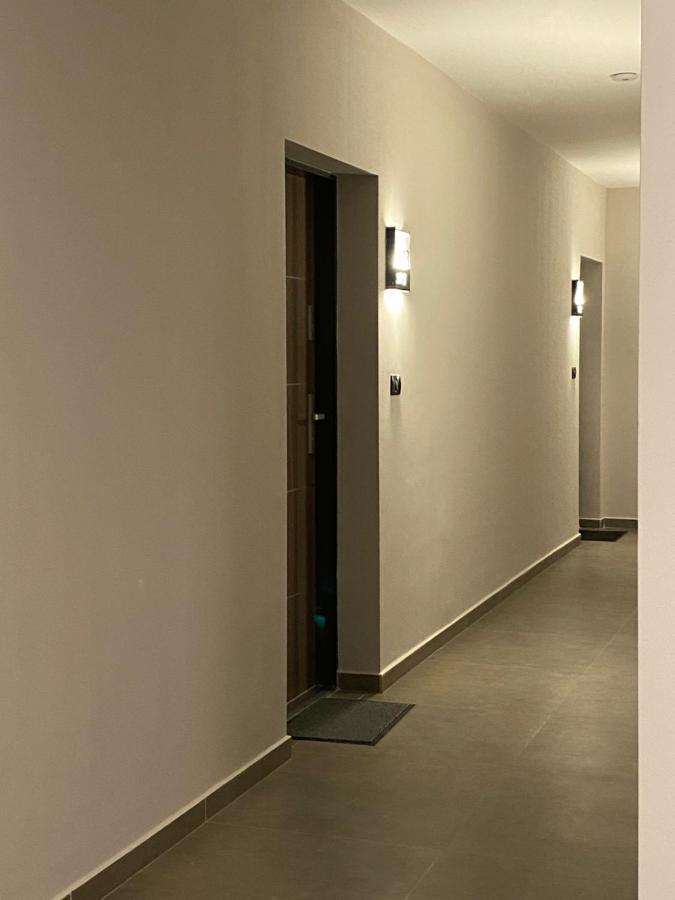 Apartman Sarah Appartement Oradea Buitenkant foto