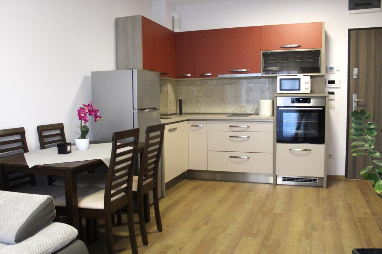 Apartman Sarah Appartement Oradea Buitenkant foto