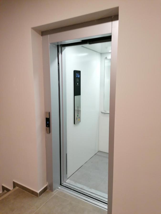 Apartman Sarah Appartement Oradea Buitenkant foto