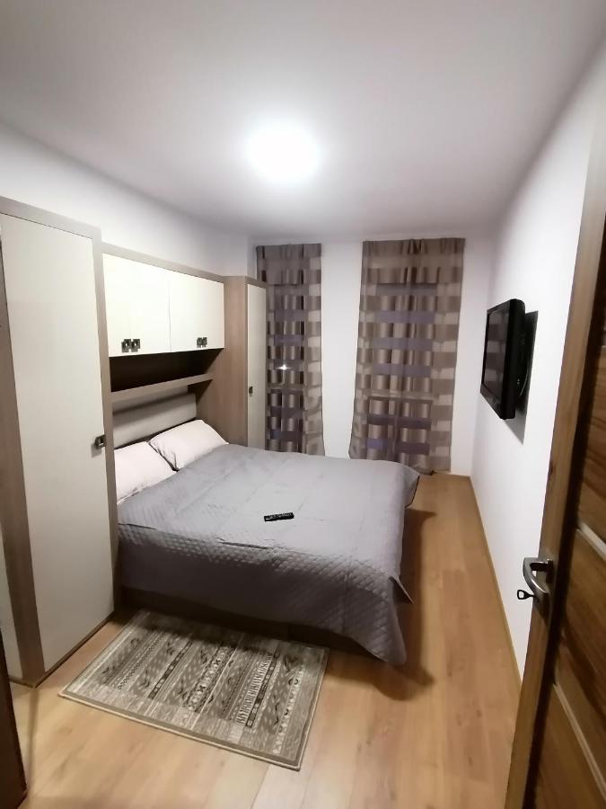 Apartman Sarah Appartement Oradea Buitenkant foto