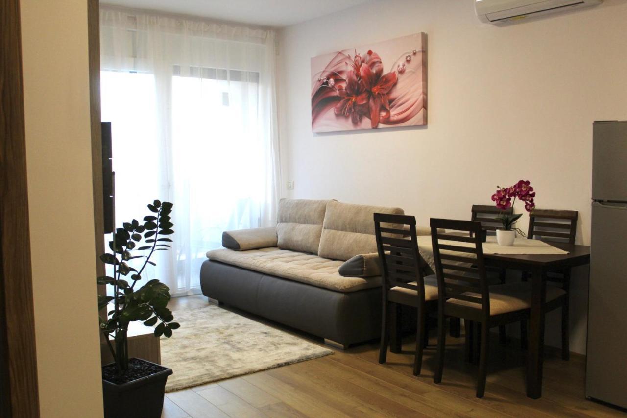 Apartman Sarah Appartement Oradea Buitenkant foto